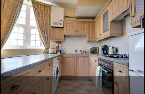 Swinton House | Carnegie Library: Austen Apartment 2 Bedroom