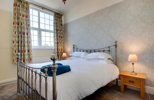 Swinton House | Carnegie Library: Austen Apartment 2 Bedroom