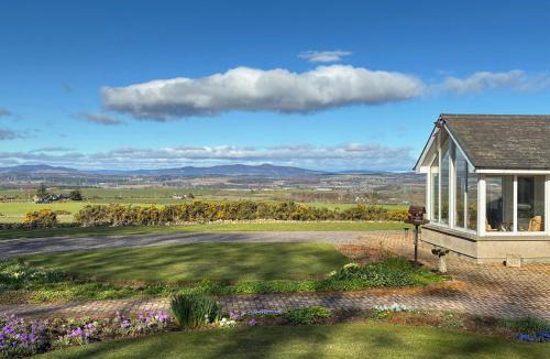 Aberdeen House | Carnmhor