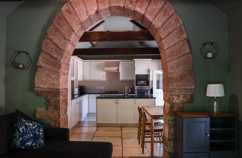 Carlisle Cottage | CARWINLEY MILL HOUSE COTTAGE, pet friendly, with hot tub in Longtown