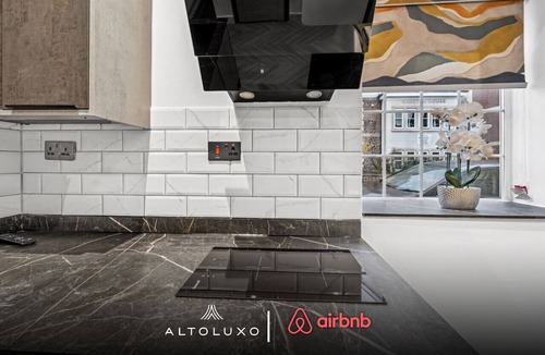 Pill House | CasaPinto(WH)|Luxe|Modern|Comfort|5BD|Work|Travel