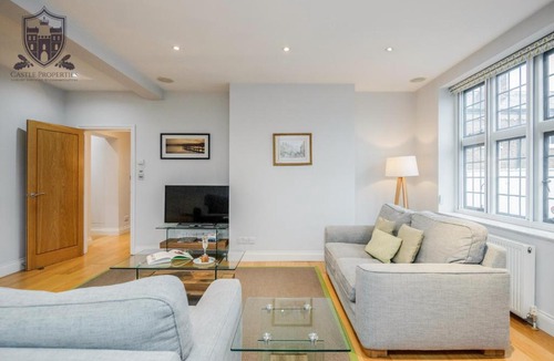 Eton Apartment | Castle Properties:Eton-The College