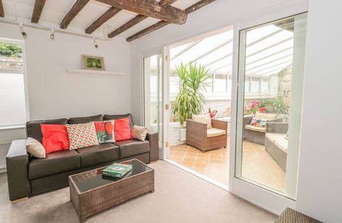 Warwick Apartment | Castle View