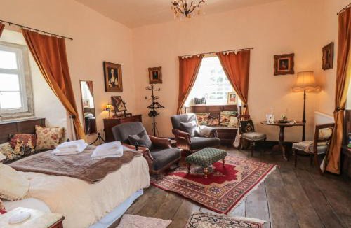 Bedale Apartment | Catherine Parrs Sewing Room