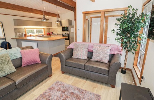 Rugeley Cottage | Cedar Lodge
