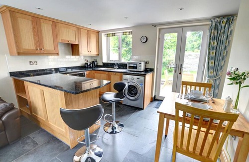 Ruthin House | Cedar Tree Cottage - One Bedroom House, Sleeps 2