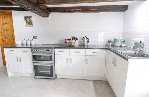 Machynlleth Cottage | CEFN, pet friendly, character holiday cottage in Mallwyd