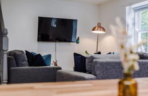 Georgian Quarter House | Central 4 beds with Free parking