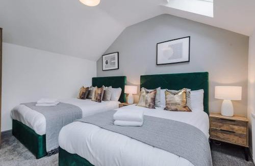 Georgian Quarter House | Central 4 beds with Free parking