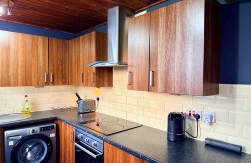 Haymarket Apartment | Central 4Bed, Caledonian Stay, Haymarket, Sleeps 8