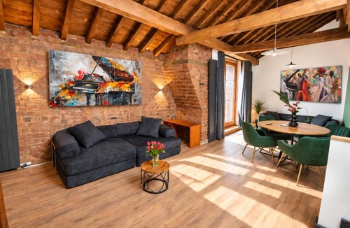 RopeWalks Apartment | Central Apt + Balcony | Walk to Bars & Shops