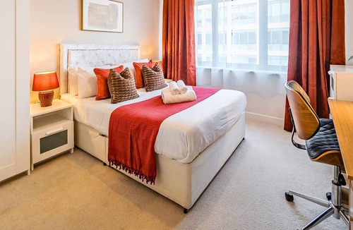 Basingstoke Apartment | Central Basingstoke| Festival Place| Near Train