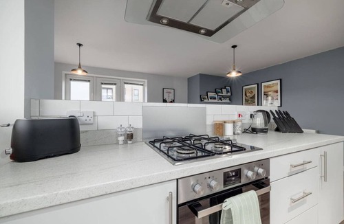 Gifford Apartment | Central Edinburgh 2 Bed Apt near Royal Mile