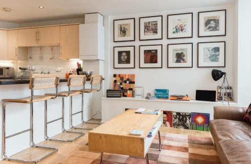 Kennington Apartment | Central Home with Parking near Waterloo & St Thomas & Big Ben & Parliament