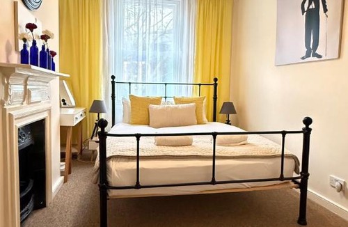 Bristol Old City Apartment | Central Located One Bedroom Apt