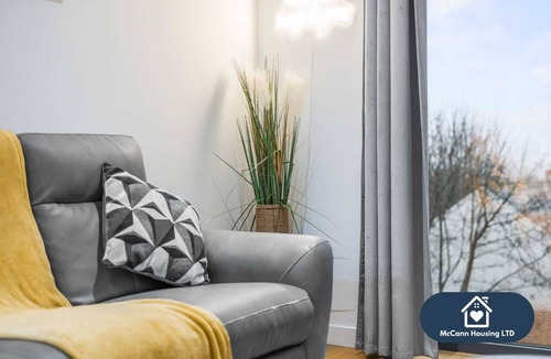 Birmingham City Centre Apartment | Central Location | 10 minute walk to Bullring