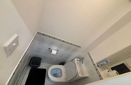 Waterloo Apartment | Central London Room by LondonEye