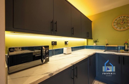 Cheetham Hill Apartment | Central Manchester Condo|Next To The AO Arena & Piccadilly|Parking