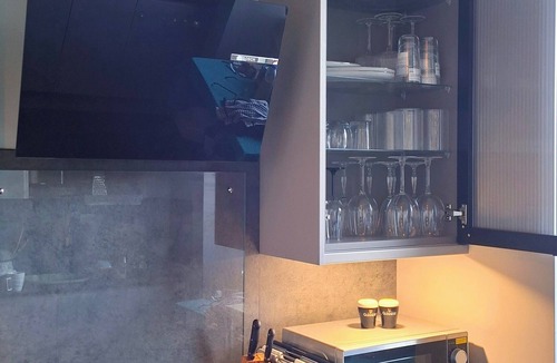 Bonnington Apartment | Central quiet traditional Victorian apartment