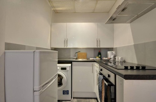 West Cliff Apartment | Central studio beach apartment