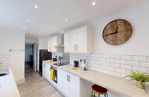 Sunderland House | Central, Stunning 3-bed House - Free Parking