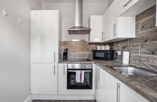 Windsor Apartment | Central Windsor 1 Bed Apt & Parking - By Tempstay