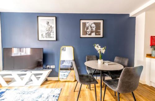 Abingdon Apartment | Centralised Abbey Yard Apartment by Prescott Apartments