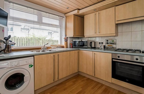 Cumbernauld House | Centrally Situated 1 Bedroom House in Cumbernauld