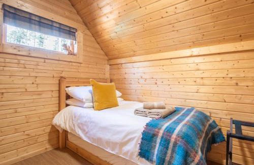 Logie Coldstone Ski Chalet | Chalet Beekeepers Bothy by Interhome