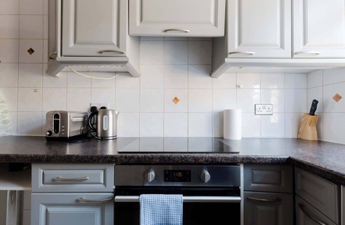 Swiss Cottage Apartment | Charming 2BDR Flat Close to Regents Park