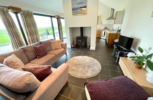 Vale of Glamorgan House | Charming 3BR Cottage with Garden | Southerndown