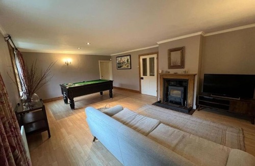 Willesborough House | Charming 8-Bedroom Retreat in Rural Kent Village