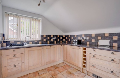 Irstead Apartment | Charming barn conversion with garden, 2 dogs welcome, near beaches