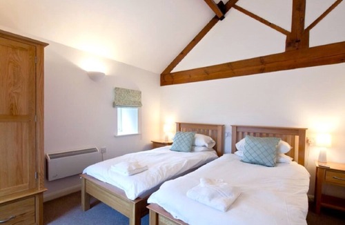 Hurdlow Apartment | Charming barn Conversion with 2 Bedrooms in the beautiful Peak District countryside. Sleeps 4.