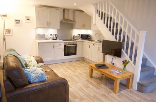 Hurdlow Apartment | Charming barn Conversion with 1 Double Bedroom in the beautiful Peak District countryside. Sleeps 2.