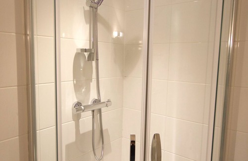 Hurdlow Apartment | Charming barn Conversion with 1 Double Bedroom in the beautiful Peak District countryside. Sleeps 2.