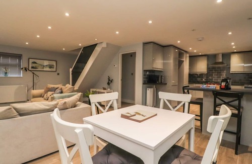 Adlington House | Charming Bungalow at 46 Church St