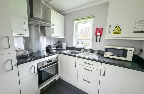 Oulton Broad Ski Chalet | Charming chalet on a fantastic holiday park in Lowestoft ref 12077B