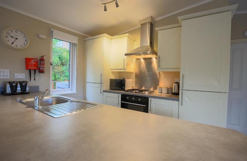 Liverton Villa | Charming Copse Corner Lodge - Spa Resort - Devon