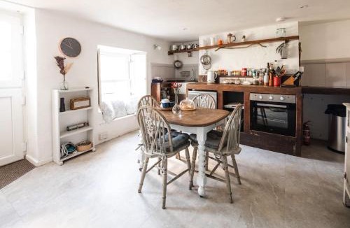 Illogan House | Charming Cornish Cottage, Portreath, Dogs Welcome