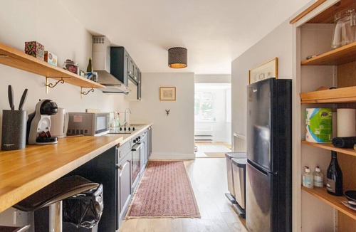 Cirencester House | Charming countryside retreat, room with luxury shared spaces (shared bathroom)