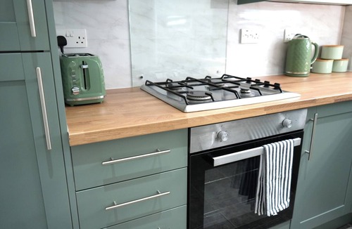 Moseley House | Charming Moseley Barn Conversion Home | Sleeps 4 | Parking for 2 Cars