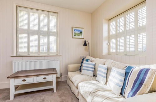Selsey House | Charming Old Coastguards Cottage - Pass the Keys