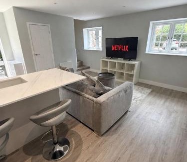 Woking House | Charming Private 1 Bed Annexe Retreat Near Ripley