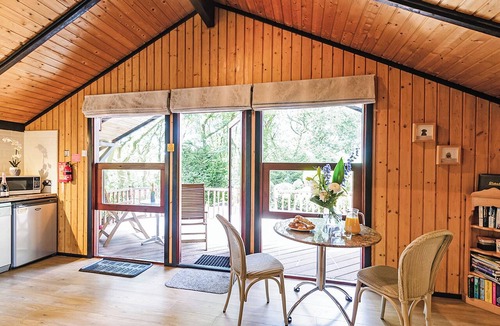 Summerbridge Ski Chalet | Charming, spacious and comfortable open plan lodge with log burner.