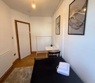 Ealing House | Charming Stay House