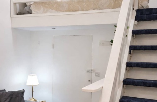 Kilburn Apartment | Charming Studio Flat, Simple But With an Excellent Location, Quiet and Pleasant!