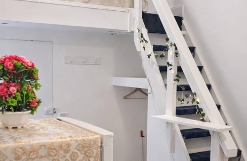 Kilburn Apartment | Charming Studio Flat, Simple But With an Excellent Location, Quiet and Pleasant!