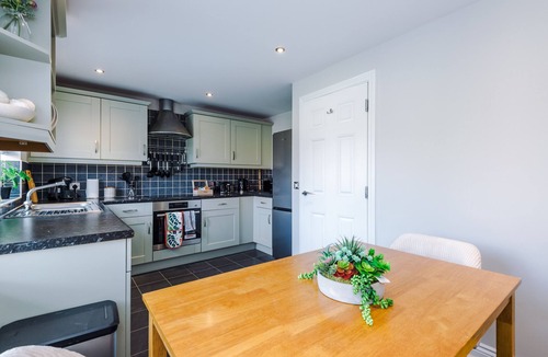 Reddish House | Charming Townhome Retreat – Close to Manchester