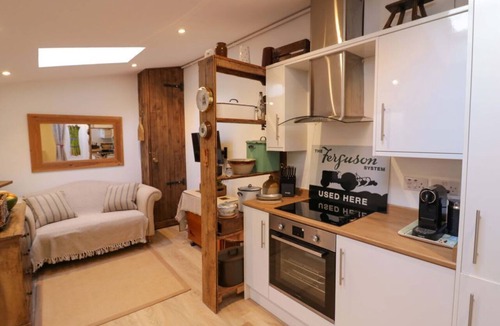 Evesham Apartment | Charming Tucked Away Evesham Retreat
